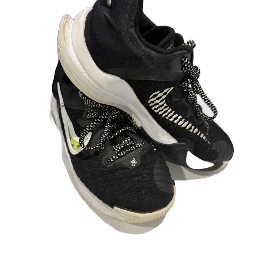 Nike Kids Black and White Sneakers with Green Accents